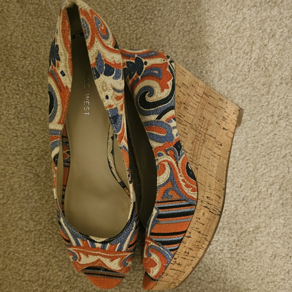 Cheerful NineWest open-toe wedges shoes